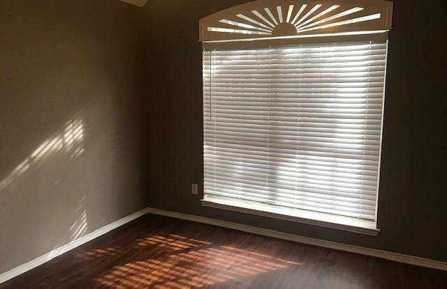 5917 Hillview Drive Gallery 4