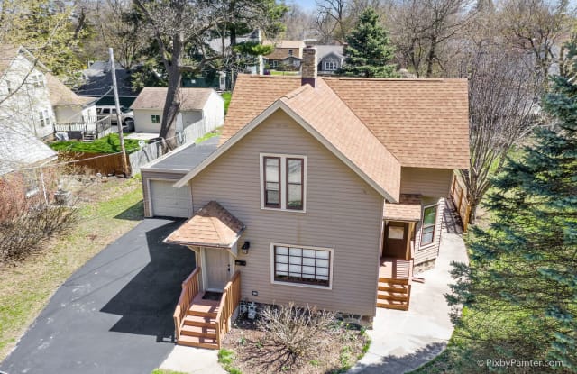 379 Hubbard Avenue - 379 Hubbard Avenue, Elgin, IL 60123