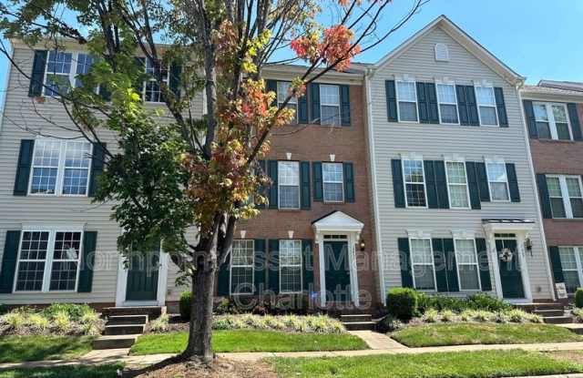 15683 King Louis Ct - 15683 King Louis Court, Charlotte, NC 28277
