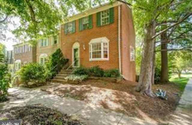 5532 WINFORD CT - 5532 Winford Court, Kings Park West, VA 22032