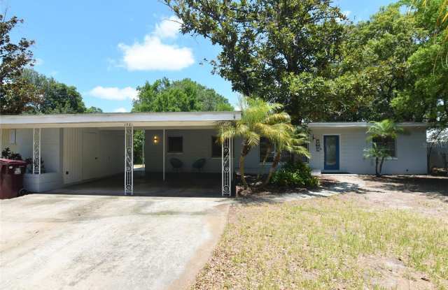 1501 VANTAGE DRIVE photos photos