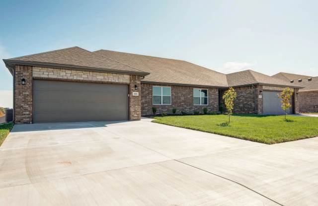 2010 S Ridgeline Rd. Ozark, Mo Gallery 1