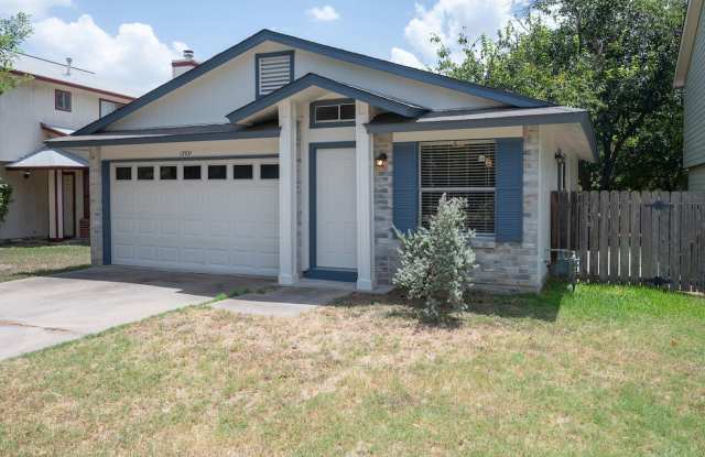 Charming 2-Bedroom Home in North Austin. photos photos