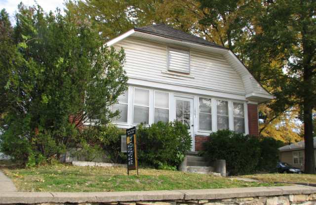 1403 S Sterling Ave - 1403 S Sterling Ave, Independence, MO 64052