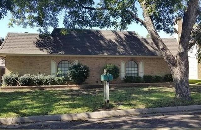 606 Windgate Court - 606 Windgate Ct, Arlington, TX 76012