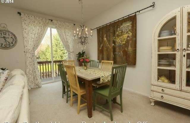7615 NE Chesapeake Street Gallery 2