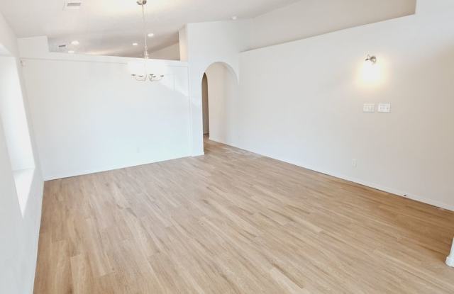 3 bed 2 bath home in Huning Ranch. Great Yard! Gallery 4