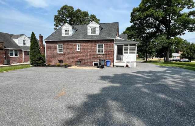 9409 BELAIR Road Gallery 3