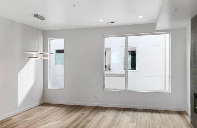 1620 Irving St Unit 4 Gallery 2