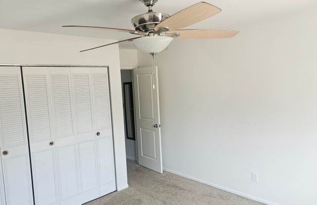 CUTE 2 BEDROOM IN MIDTOWN Gallery 3