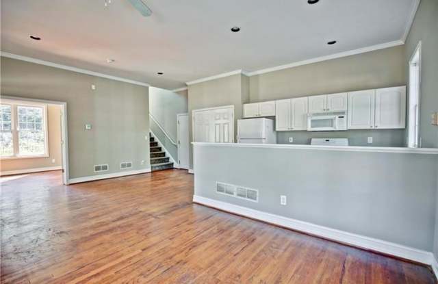 799 Ormewood Avenue Gallery 4