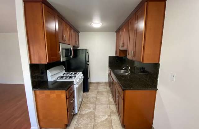 1835 Robin Ln Gallery 4