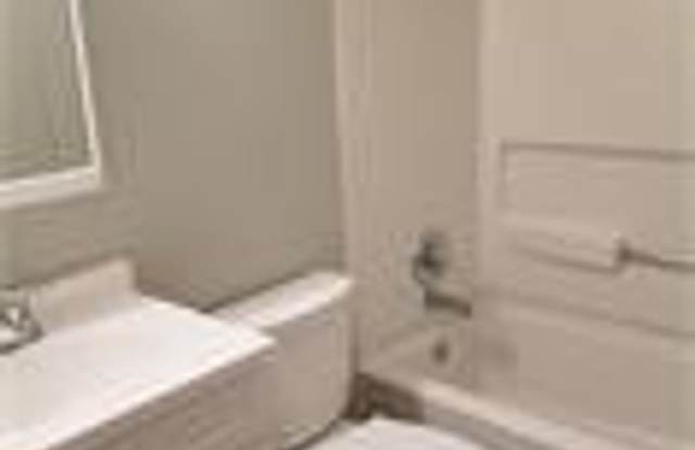 2 bd 1 ba duplex in a Great Location photos photos