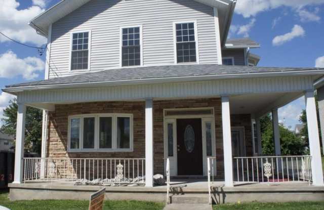 2027 Green Ridge 2nd Floor Street photos photos