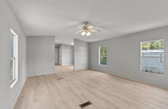 NO SECURITY DEPOSIT! Gallery 4