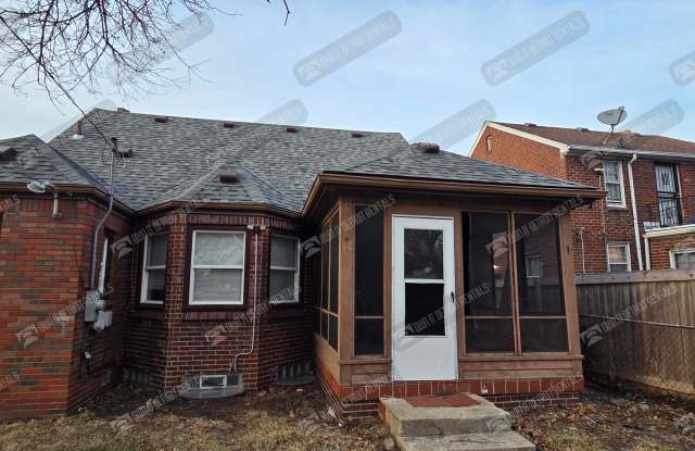 7331 W Outer Dr Gallery 3