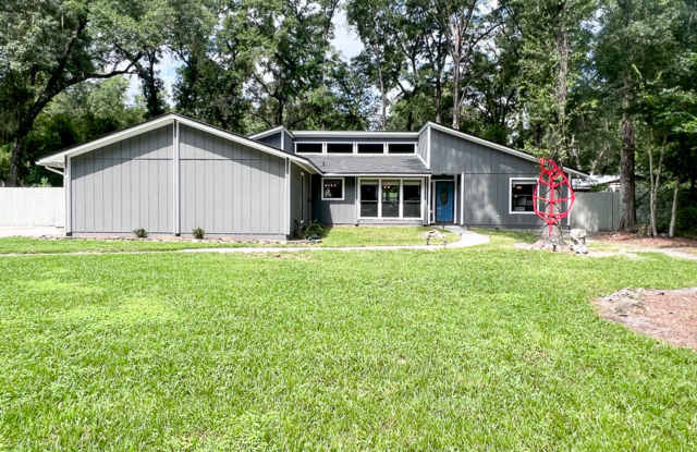 3BR/2BA POOL HOME in SW Gainesville - available early September! photos photos