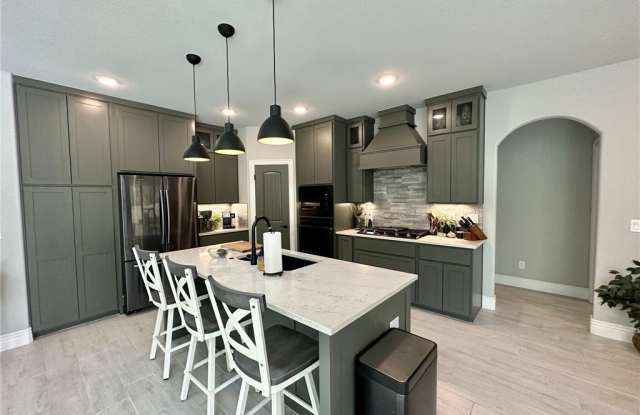 1581 Bristol Lane Gallery 3