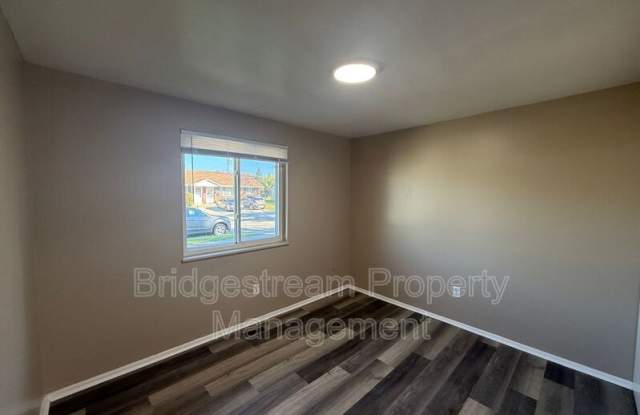 4950 Leeper Street Gallery 3