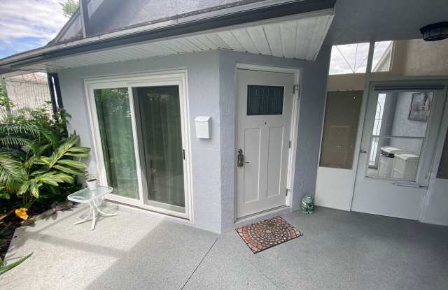 Gorgeous Turn Key SEASONAL Rental in Stonecrest Gallery 4