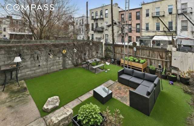 319 Menahan Street photos photos