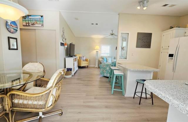 9122 KESTRAL Circle Gallery 4