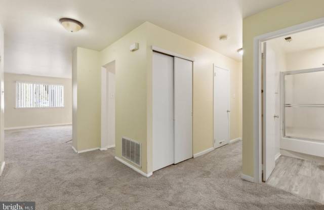 305-A CYPRESS POINT CIR Gallery 4