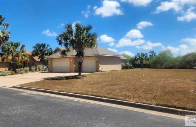 15 CYPRESS POINT DR. Gallery 2