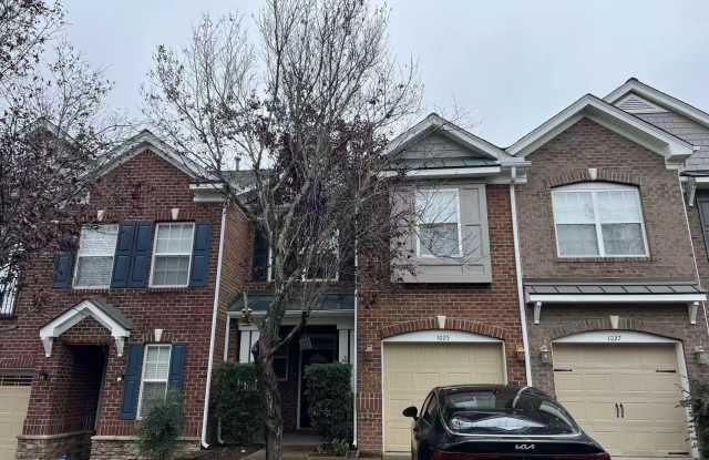 1025 Remington Oaks Circle Gallery 1