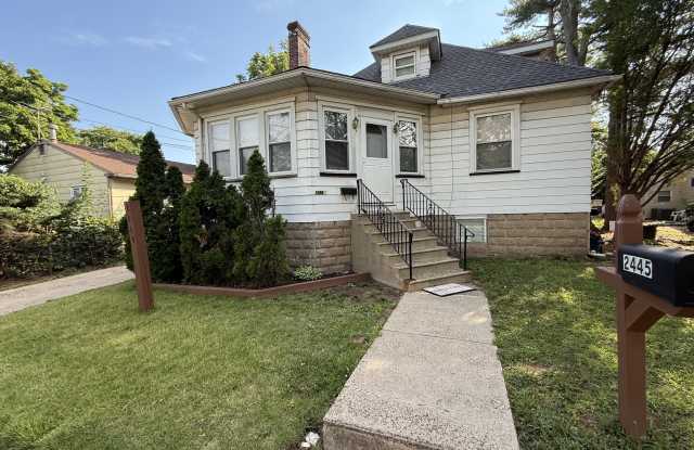 2445 43rd St photos photos