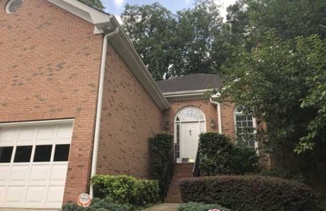 600 Oak Alley Way Gallery 2