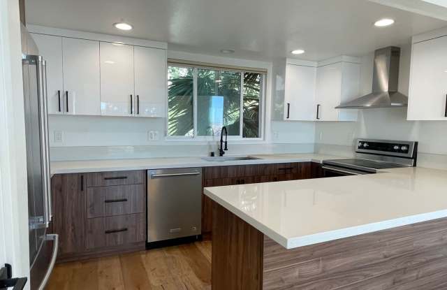 Stunning light and bright 3b/3b Malibu townhome with Pacific Ocean Views photos photos