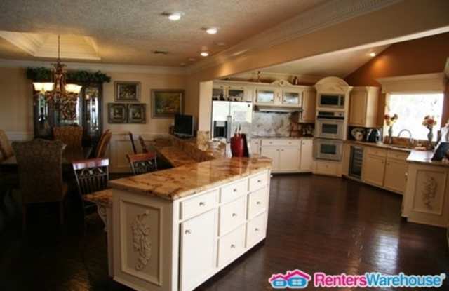 100 Bayou Drive - 100 Bayou Drive, Baytown, TX 77520
