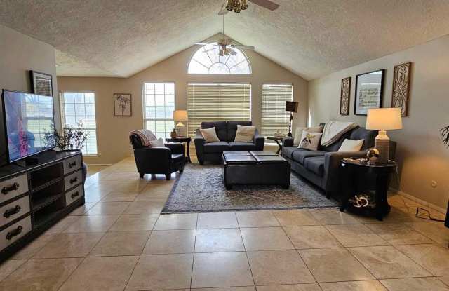 Beautiful 3 bedroom, 2 bath home for rent Gallery 3