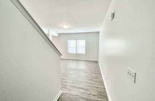 Beautiful Paired Home minutes from I-85 3br 2.5 ba with 2 car garage Gallery 3