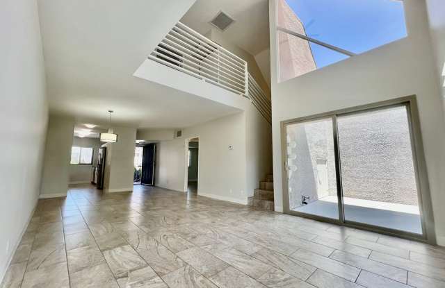 AVAILABLE NOW! 2 Bedroom / 2 Bathroom Condo Across From The River!!! photos photos