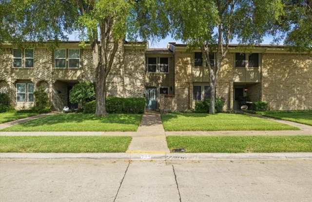 615 Towne House Lane - 615 Towne House Lane, Richardson, TX 75081