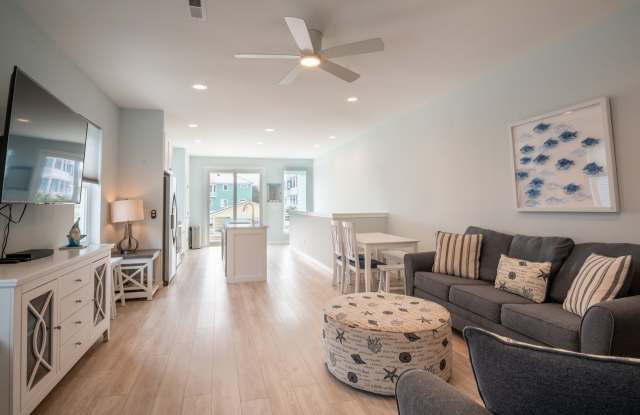 OFF-SEASON RENTAL OFFERING A TRANQUIL ESCAPE - 202 Ocean Boulevard, Carolina Beach, NC 28428