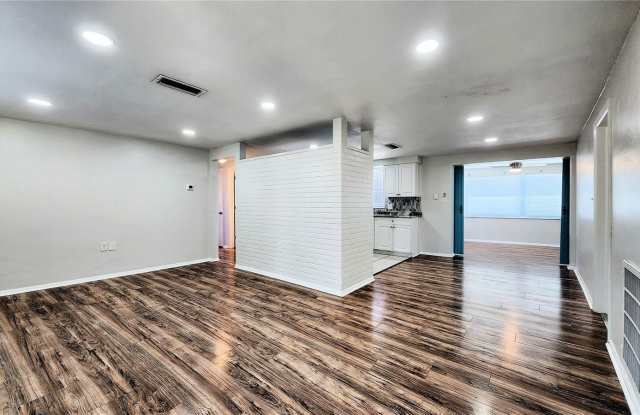 3700 CAMBRIDGE STREET Gallery 3