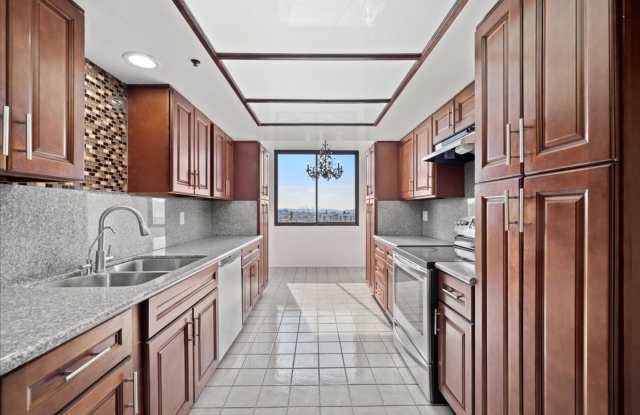 Luxury High-Rise Living with Stunning City Views - 343 Pioneer Drive, Glendale, CA 91203