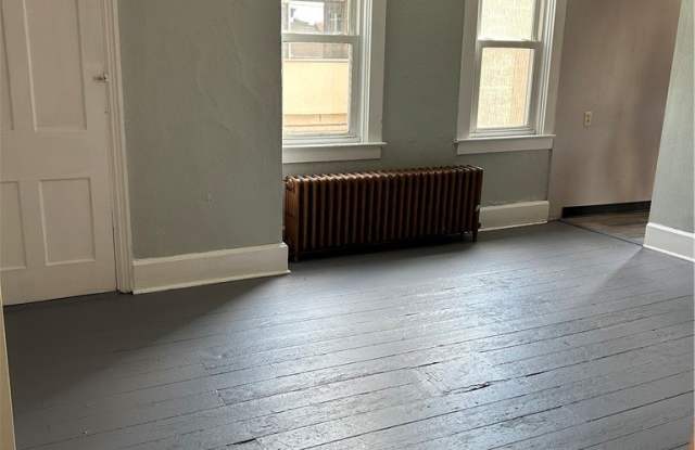 513 Edmond St Gallery 2
