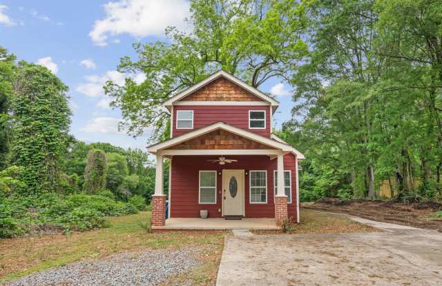 Stylish 4BR Home Near ATL Airport & Downtown Gallery 1