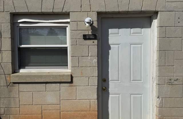 Spacious 2 Bedroom, 1 Bathroom Move-In Ready Apartment! - 2978 Old Shelby Road, Catawba County, NC 28602