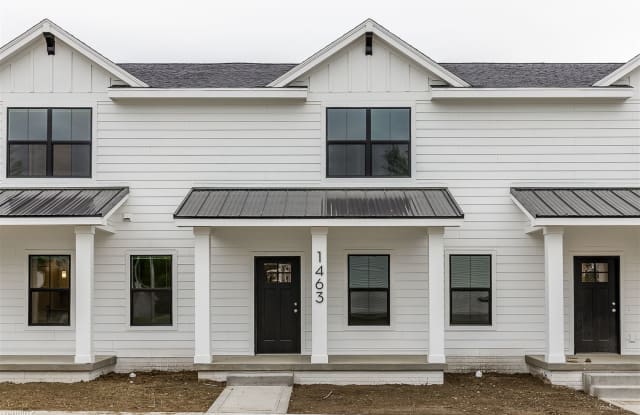 Hughes Century Crossing Townhomes - 1515 West High Road, Norwalk, IA 50211