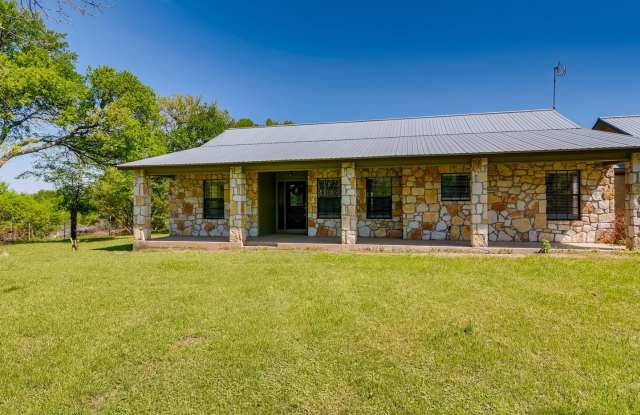 Private Ranch Style House on Acreage - 10511 Hibbs Lane, Travis County, TX 78653
