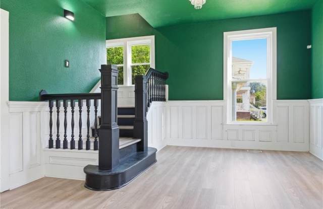 123 Saint James Avenue Gallery 2