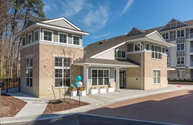 Diamond North Apartments Gallery 2