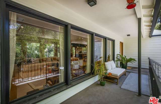 5749 Valley Oak Dr Gallery 2