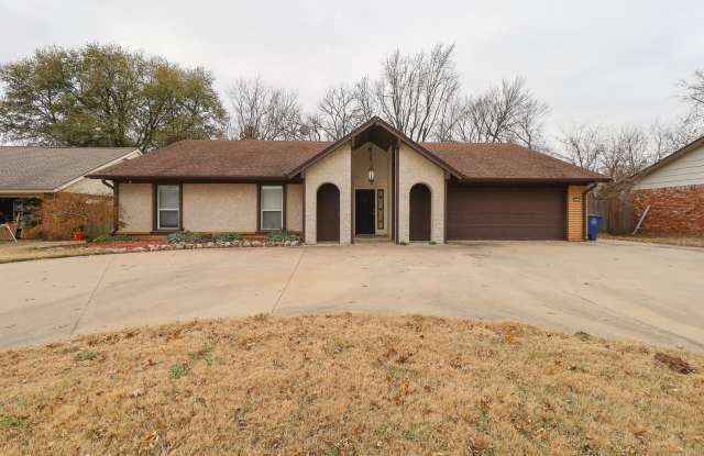 4 Bed | 2 Bath in South Tulsa! - 7032 East 77th Place, Tulsa, OK 74133