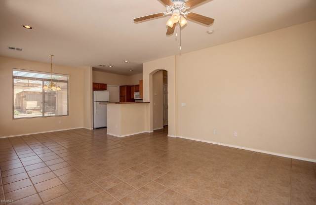 1263 S EMMETT Drive Gallery 4